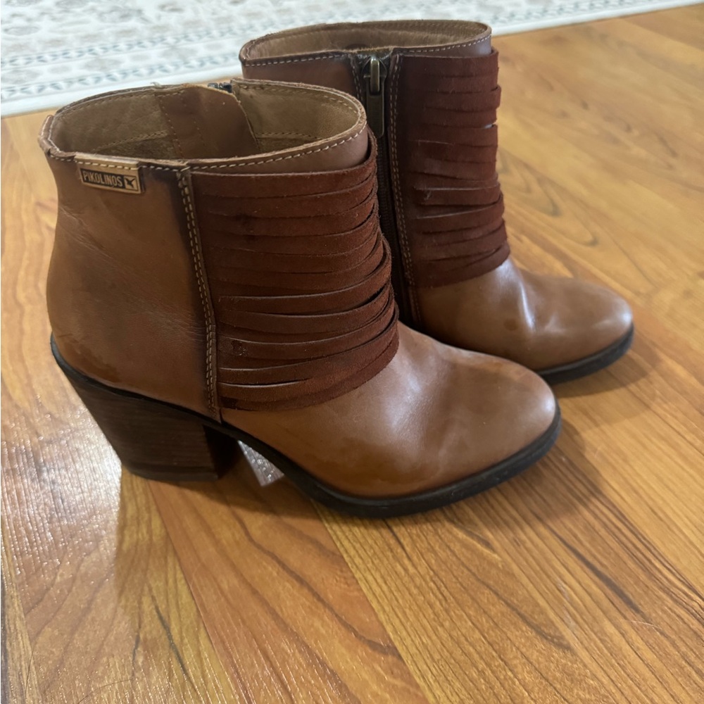 PIKOLINOS Women's Tan Fringe Ankle Booties